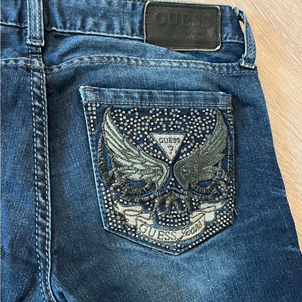 Guess Jeans - Picture 15 of 16